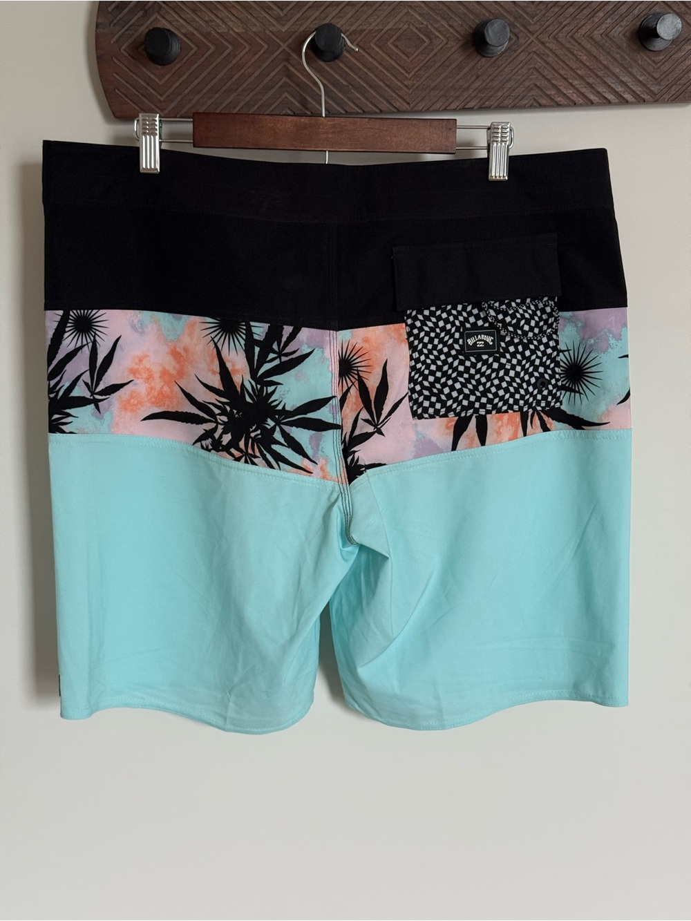 Billabong Men’s 4-way Performance Stretch Tribong Pro Boardshort
Aqua 36 Waist - Picture 4 of 14